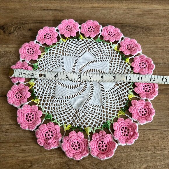Hand made crochet doily with pink flowers. - Picture 4 of 4